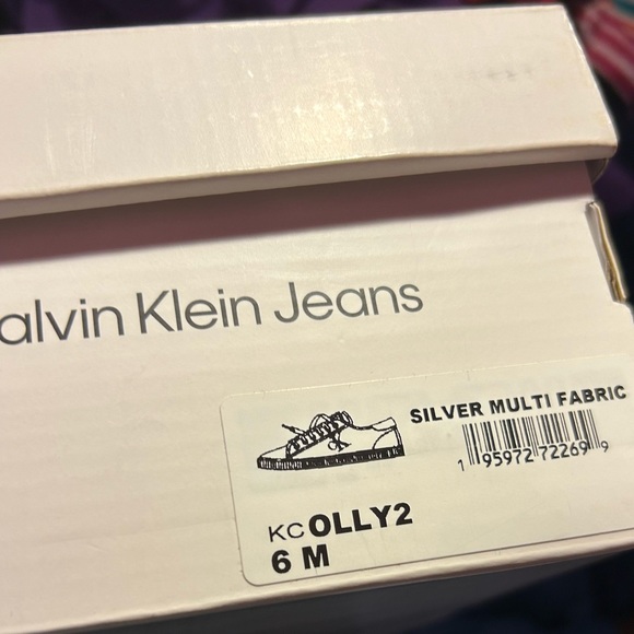 Calvin Klein Sneakers Silver - Picture 4 of 6
